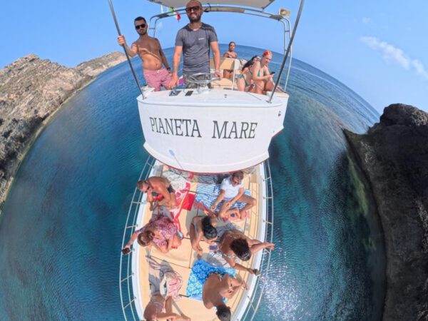 Pianeta Mare — gita in barca a Lampedusa